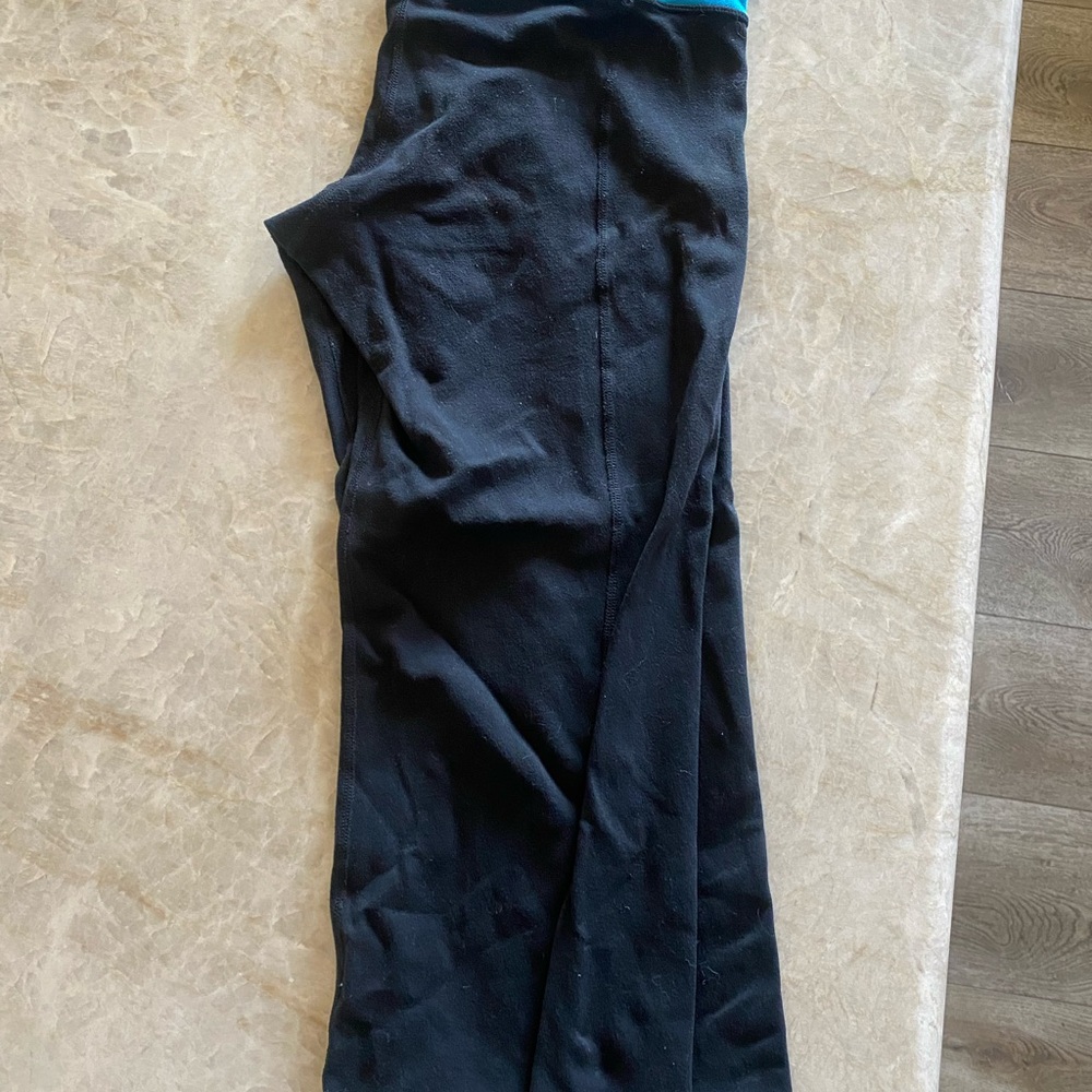 Lululemon reversible capri pants
